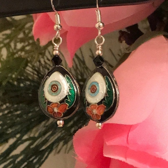 🔥ON SALE🔥3/$30🔥 💖 LA Design💖Handmade Earrings - Picture 2 of 5